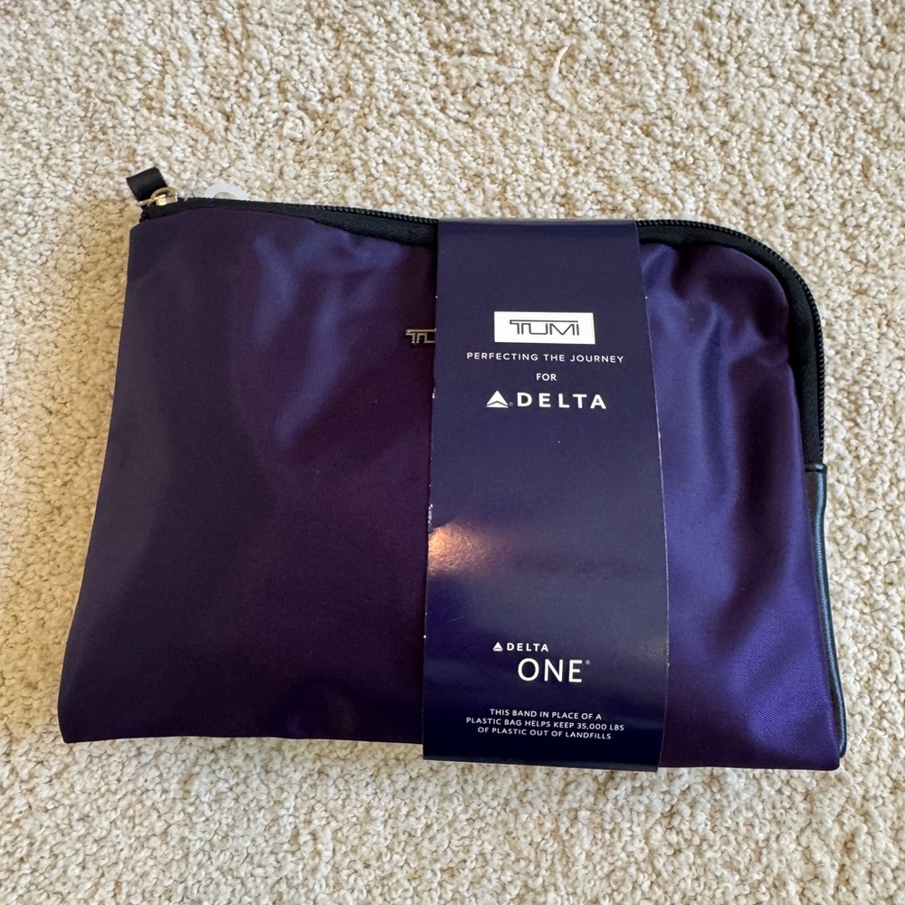 TUMI Delta Travel Pouch ~ Purple - Picture 3 of 12